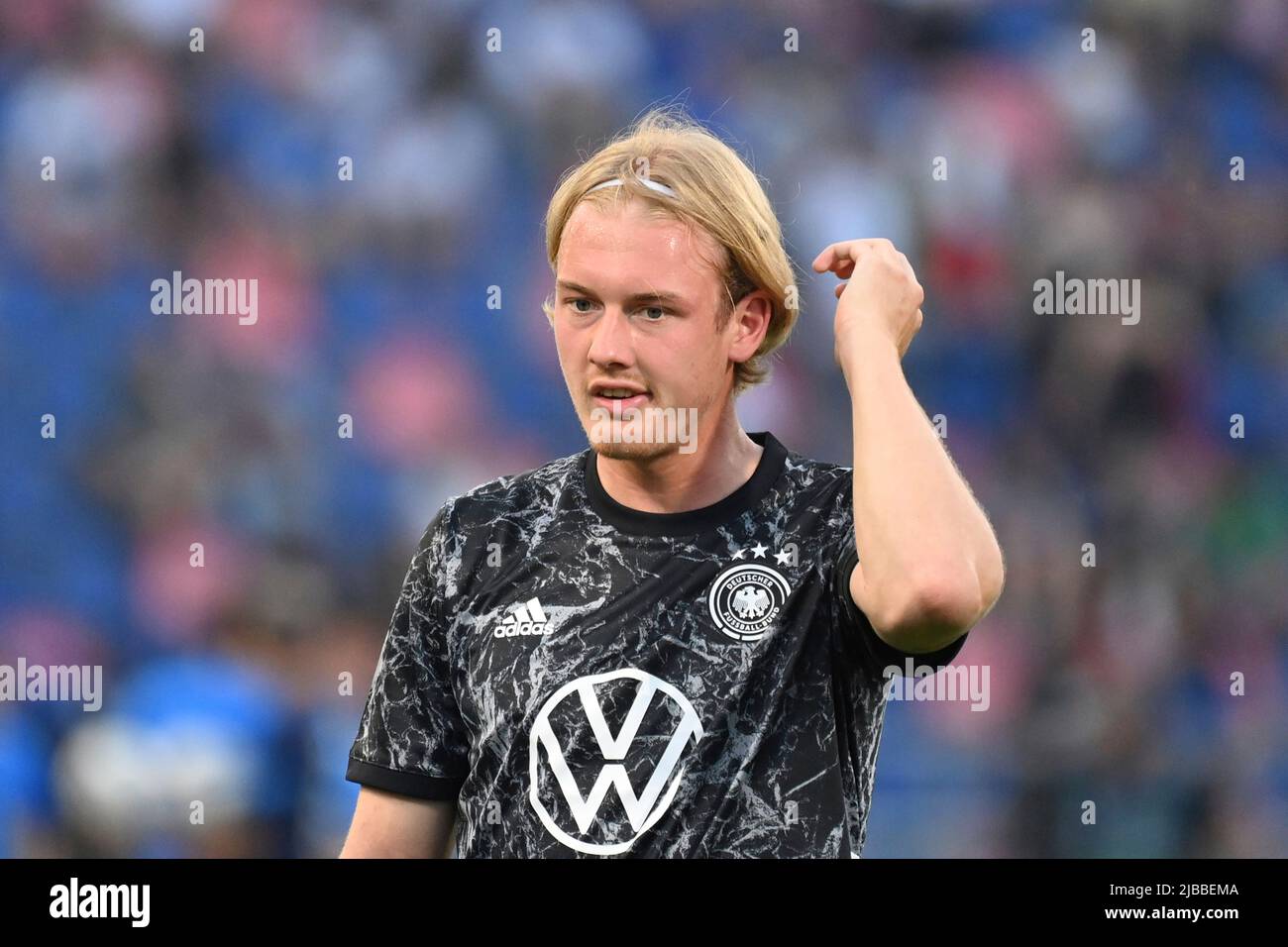 Julian BRANDT (GER) Aufwärmen, Geste, skeptisch, Aktion, Einzelbild, Ausgeschnittenes Einzelmotiv, Porträt, Porträt, Porträt, Fußball UEFA Nations League, Gruppenphase 1. Spieltag Italien (ITA) - Deutschland (GER) 1-1, am 04,06. 2022, Renato Dall `Ara Stadium Bologna Stockfoto